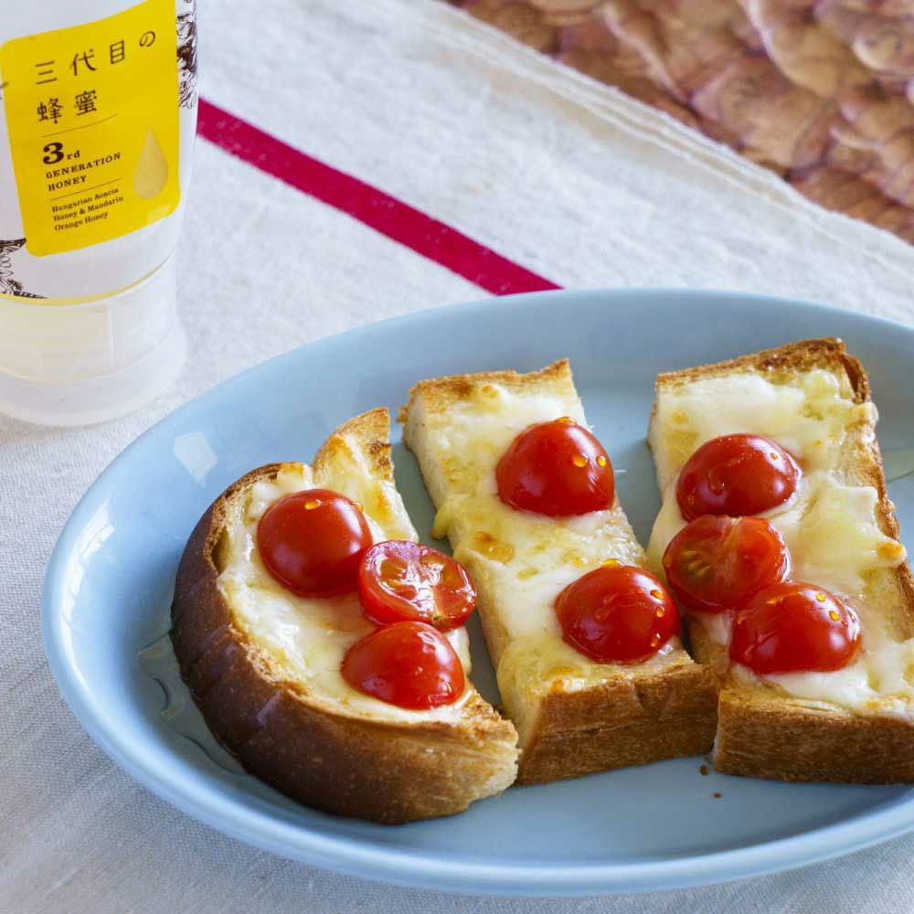 三代目の蜂蜜 300gボトル＋巣蜜セットの通販｜はちみつ専門店 長坂養蜂場