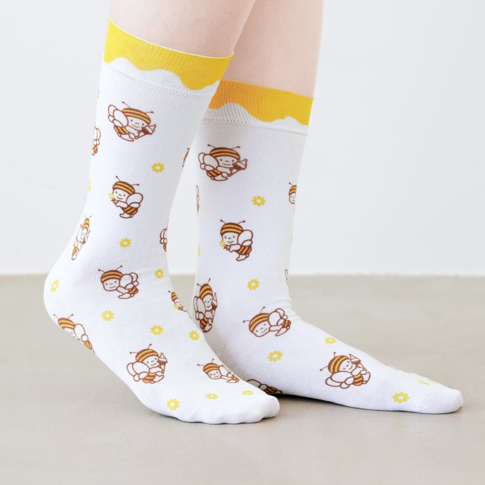 靴下屋コラボ】レディースぶんぶんプリントソックスの通販｜はちみつ
