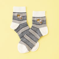 ぶんぶん刺繍ソックス