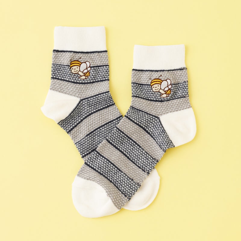 ぶんぶん刺繍ソックス